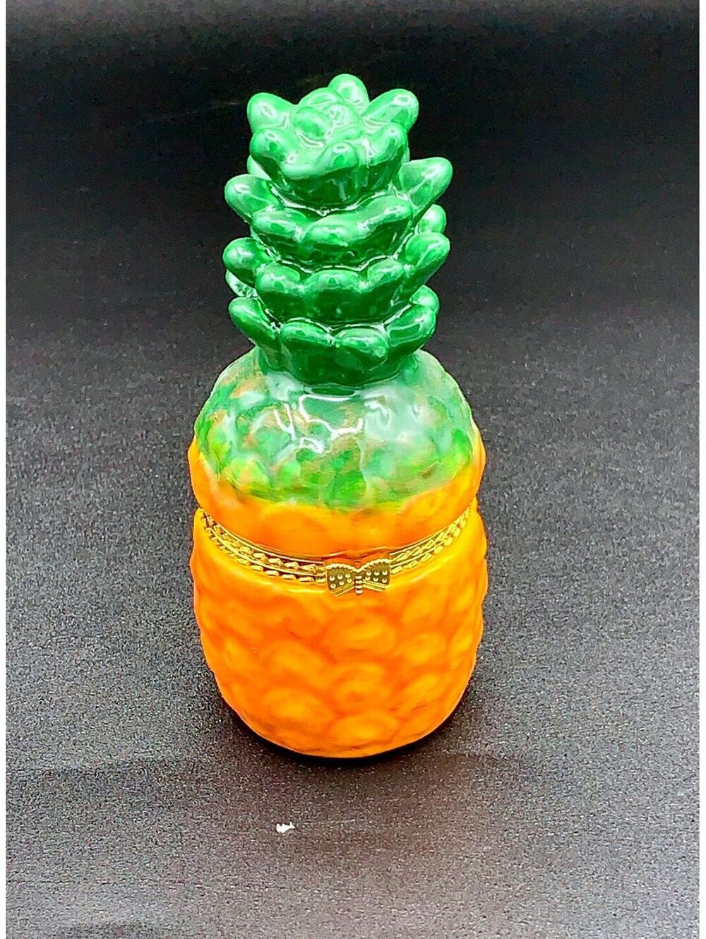 Charming Pineapple Trinket Box with Gold Accents - Fun & Functional